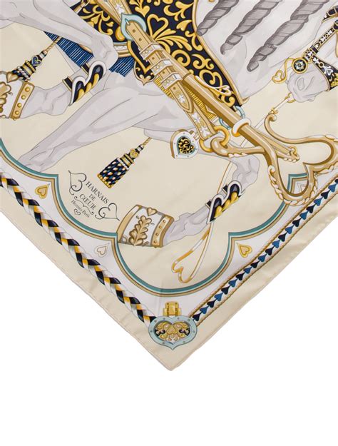 hermes pharmacie|Hermes harnais de coeur scarf.